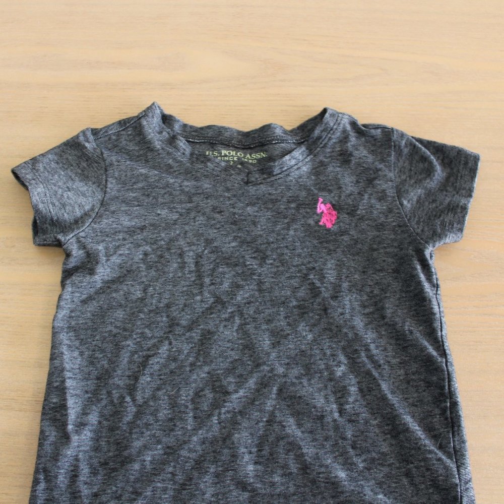 Grey V Neck Polo Brand Shirt in 5/6 for Boys